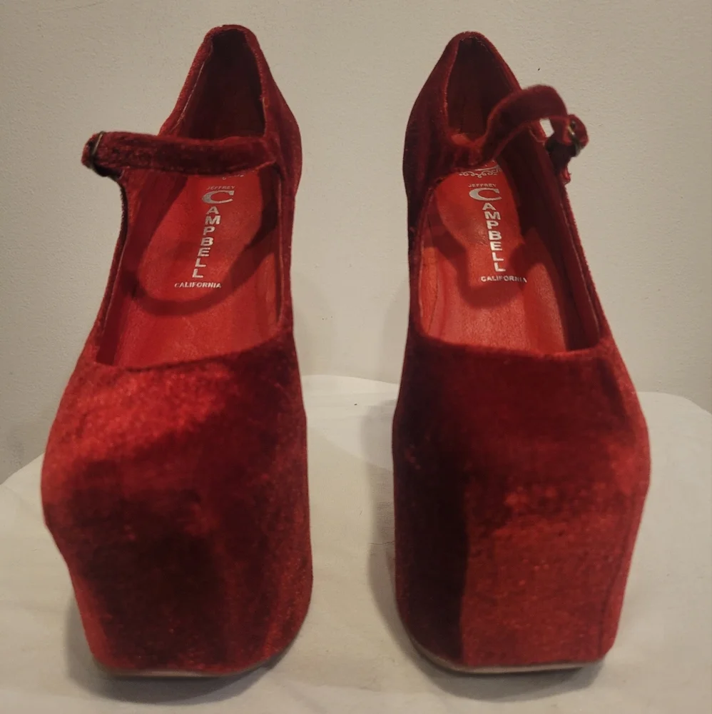 Jeffrey Campbell 